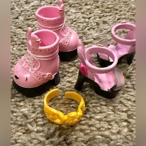 Monster high shoes high heels and crown